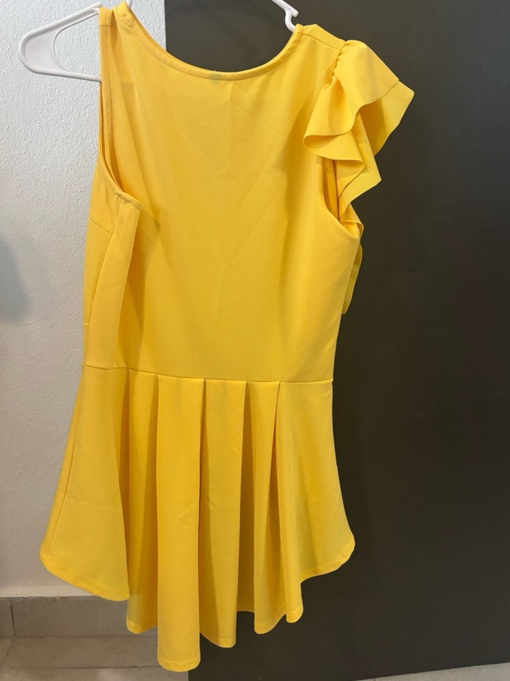 Vibrant Yellow Ruffled One-Shoulder High-Low Peplum Top - S - Picture 2 of 2